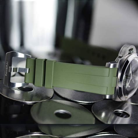 panerai luminor green rubber strap